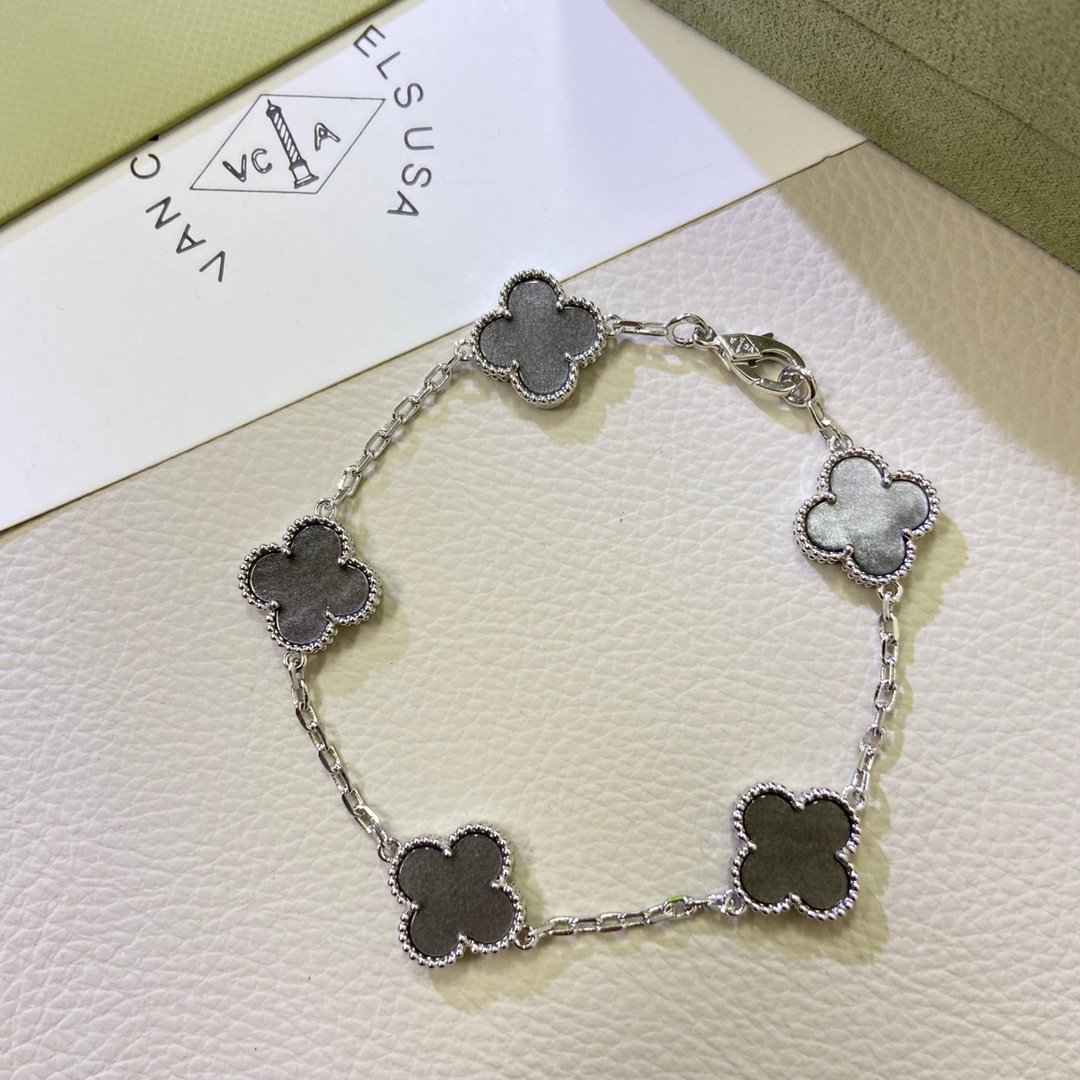 Clover Grey Series - Image 4